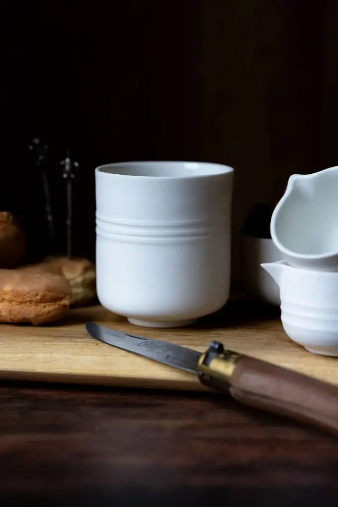 Tasse décor 3 traits blanc